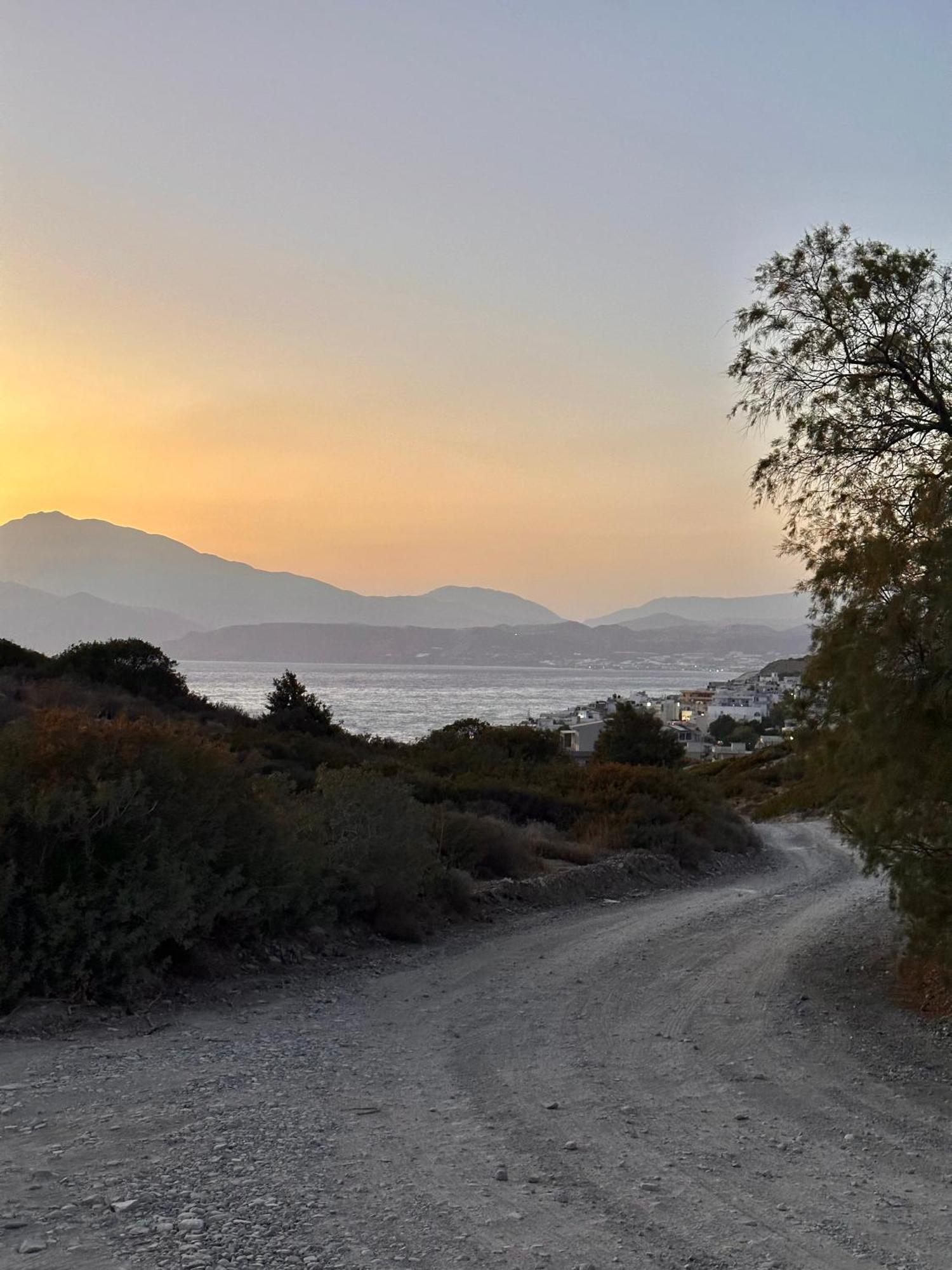 Komos Beach Estate Kalamaki  Extérieur photo